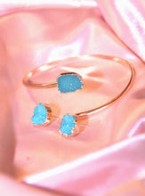 Load image into Gallery viewer, Topaz Quartz Earrings and Bracelet set